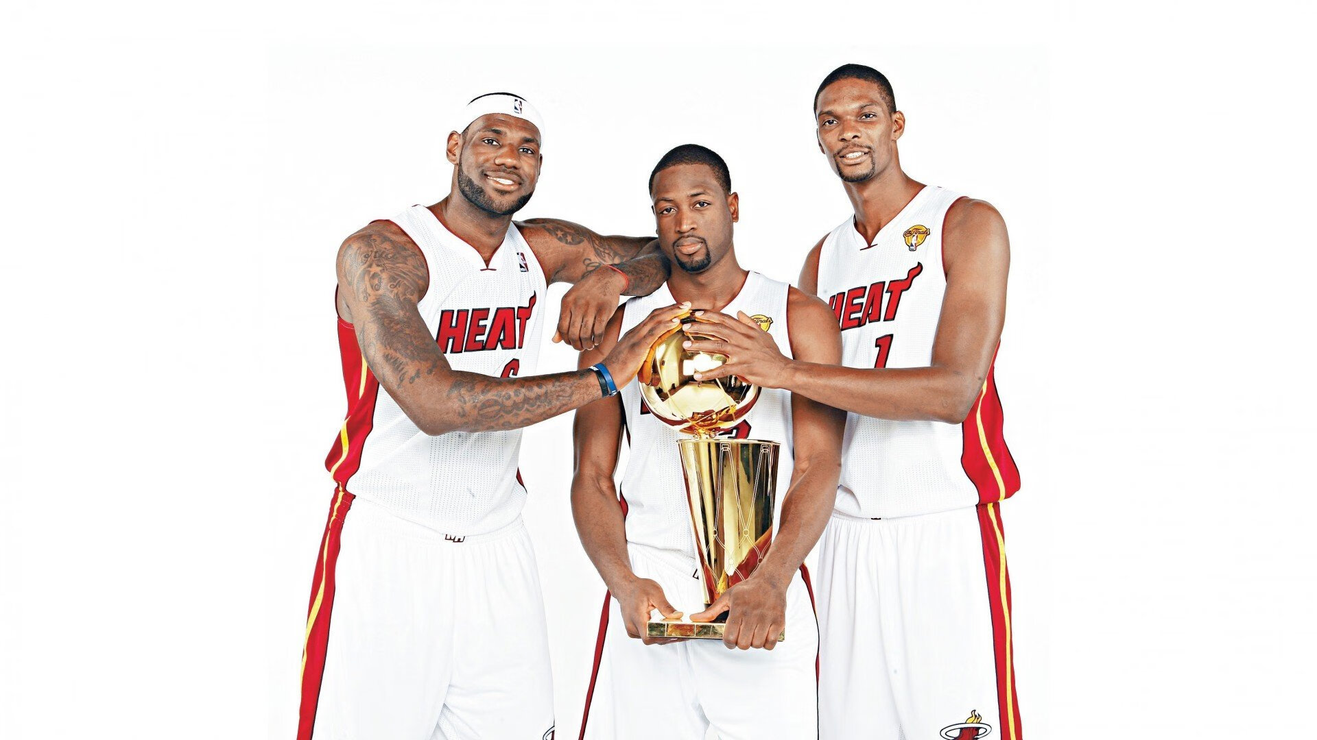 荷兰骑手 Maikel van der Vleuten 在巴黎奥运会个人障碍赛中荣获铜牌，与马匹 Beauville Z 一同创造历史。